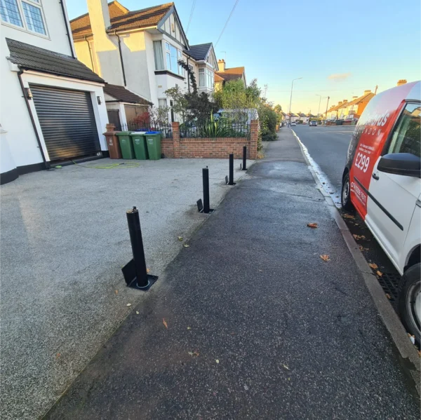 LB670 Black Telescopic Bollard included Installation